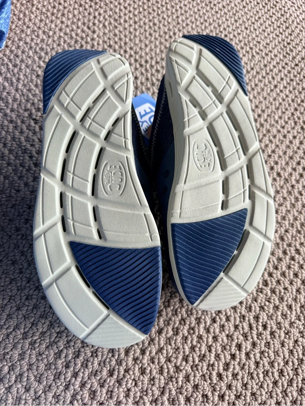 Hey Dude men’s Wally H2O slip on. Size 8